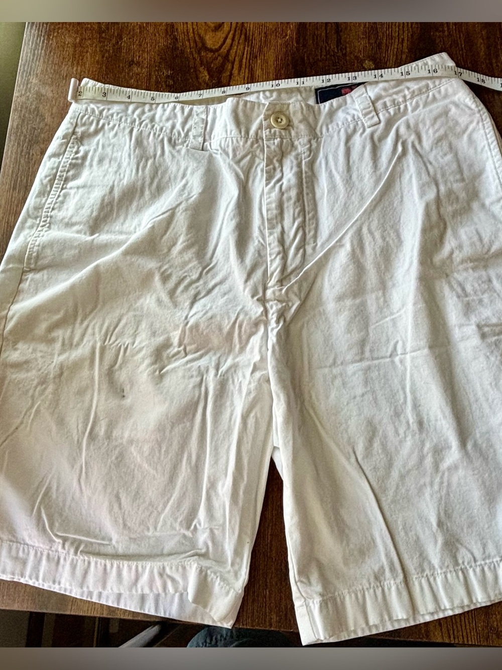 Title:Vineyard Vines Men’s Classic White Breaker Chino Shorts Size 33